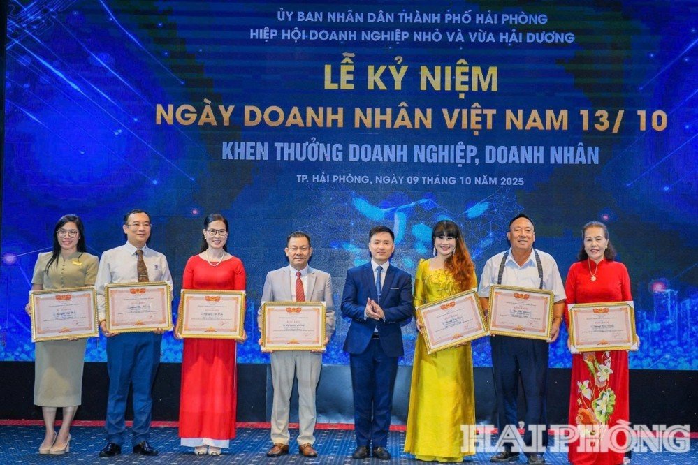 KỶ NIỆM 21 NĂM NGÀY DOANH NHÂN VIỆT NAM 13/10